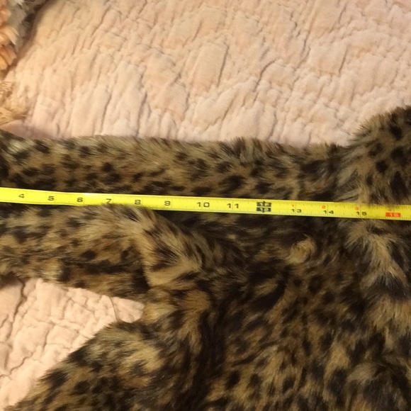 Girl’s Beautiful Fake Fur Swing Coat, Size 7/8 - Picture 7 of 7